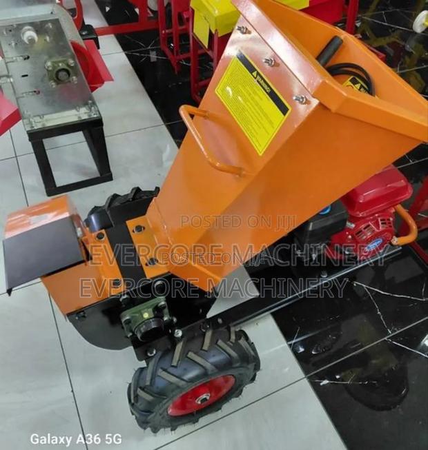 Heavy Duty Mini Woodchipper/Woodchipping Machine. - thumbnail 2