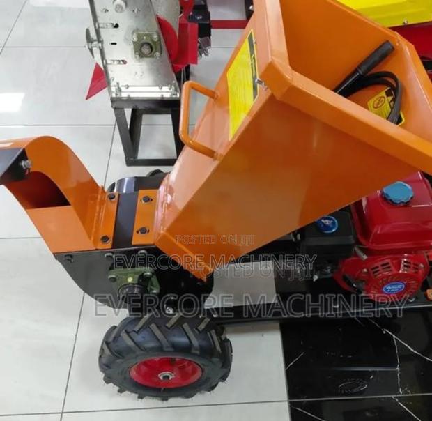 Heavy Duty Mini Woodchipper/Woodchipping Machine. - main view