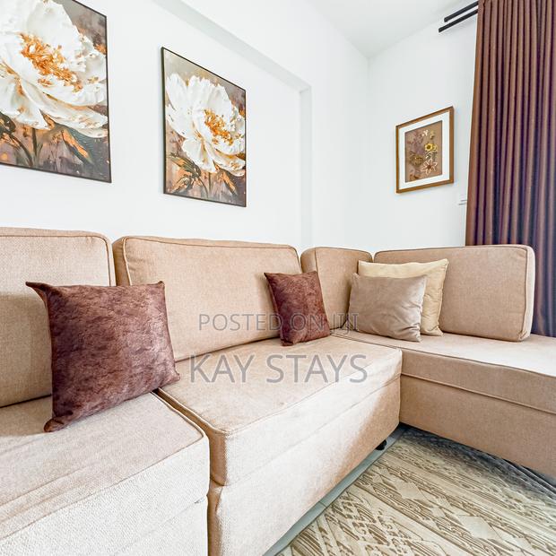 Modern Spacious Furnished 1-Bedroom Apartment in Lavington, Nairobi - thumbnail 11