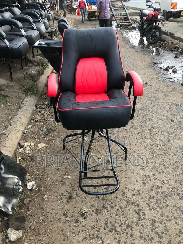 Barber Chairs With Simple Stand - main view
