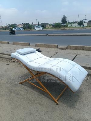 White Lash Bed, With Gold Frame. - thumbnail 2