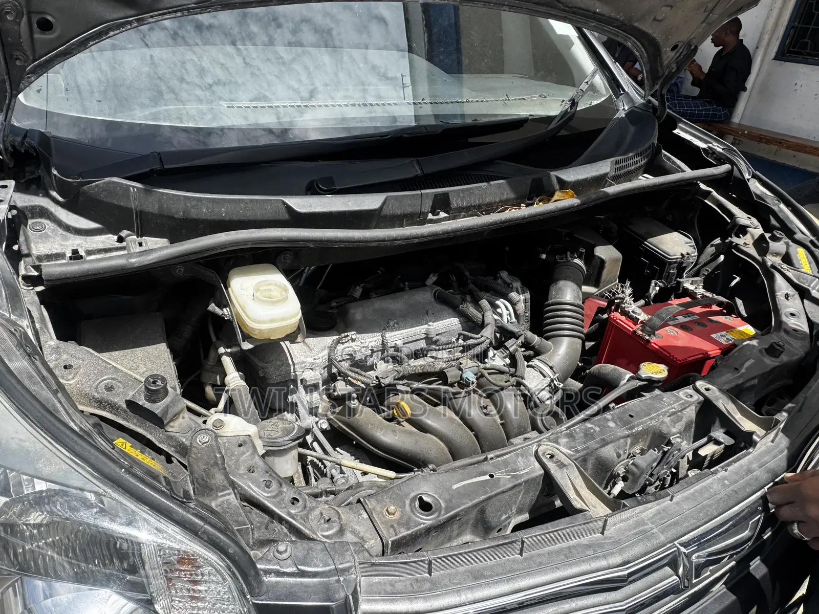 Toyota Noah 2.0 158hp FWD (7 Seater) 2013 Gray