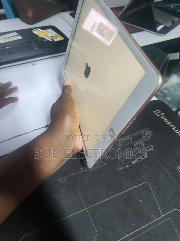 Apple iPad 10.2 (2020) 128 GB Silver - thumbnail 2