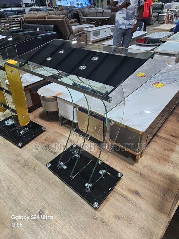 Pulpits Podiums Wallace - main view