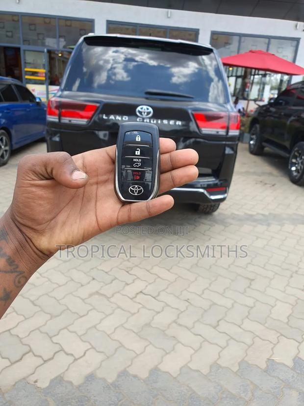 Toyota Land Cruiser Key Programming/All Keys Lost