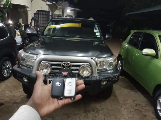 Toyota Land Cruiser Key Programming/All Keys Lost