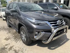Toyota Fortuner 2.8 D AWD 2018 Gray
