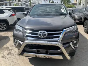 Toyota Fortuner 2.8 D AWD 2018 Gray