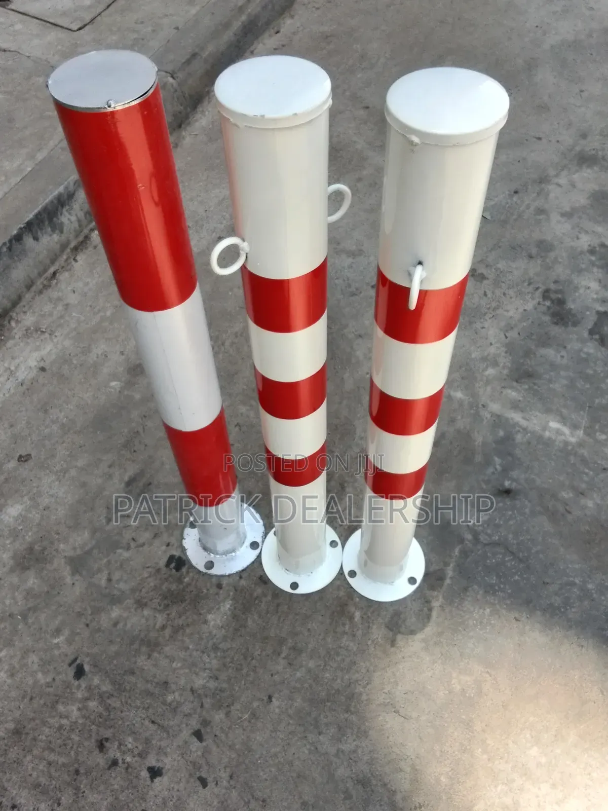 High Quality Metallic Warning Post