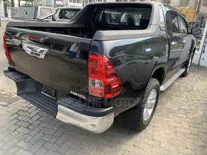 Toyota Hilux Revo Smart Cab Deisel 2.4 AWD 2018 Black
