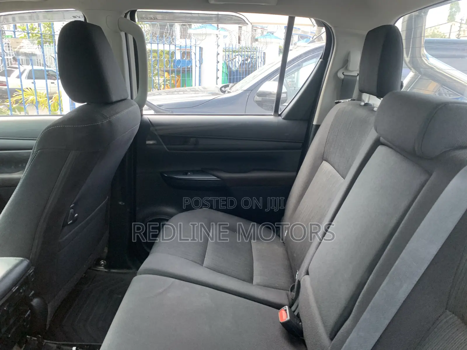 Toyota Hilux SR5 4x4 2018 White