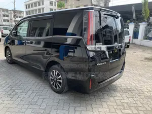 Toyota Esquire 1.8 FWD Hybrid (7 seater) 2018 Black