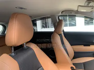 Honda Vezel 2018 Maroon