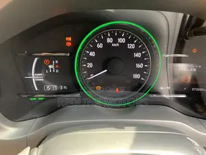 Honda Vezel 2018 Maroon
