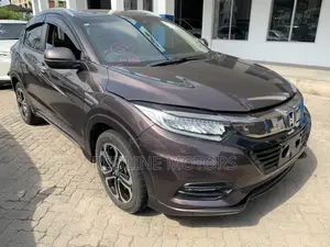 Honda Vezel 2018 Maroon