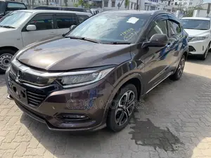 Honda Vezel 2018 Maroon