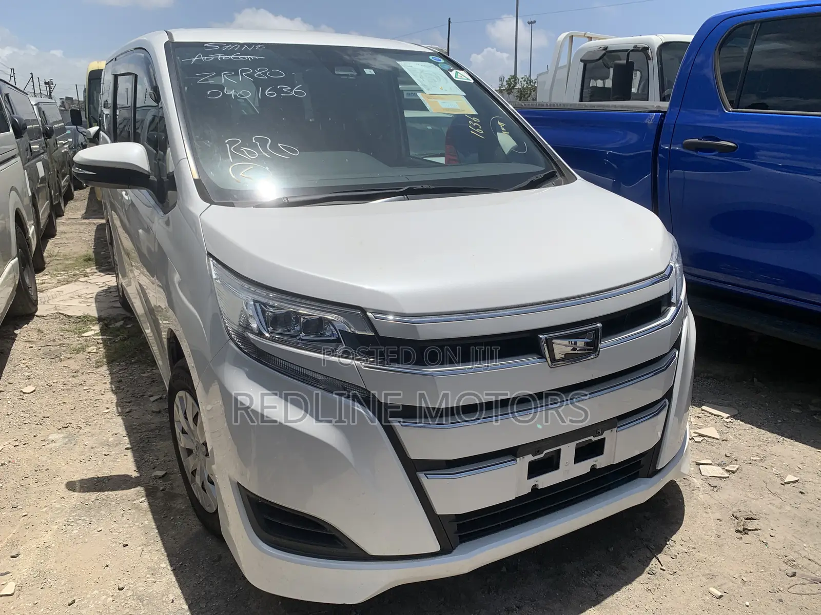 Toyota Noah 2.0 FWD (6 Seater) 2018 Off white