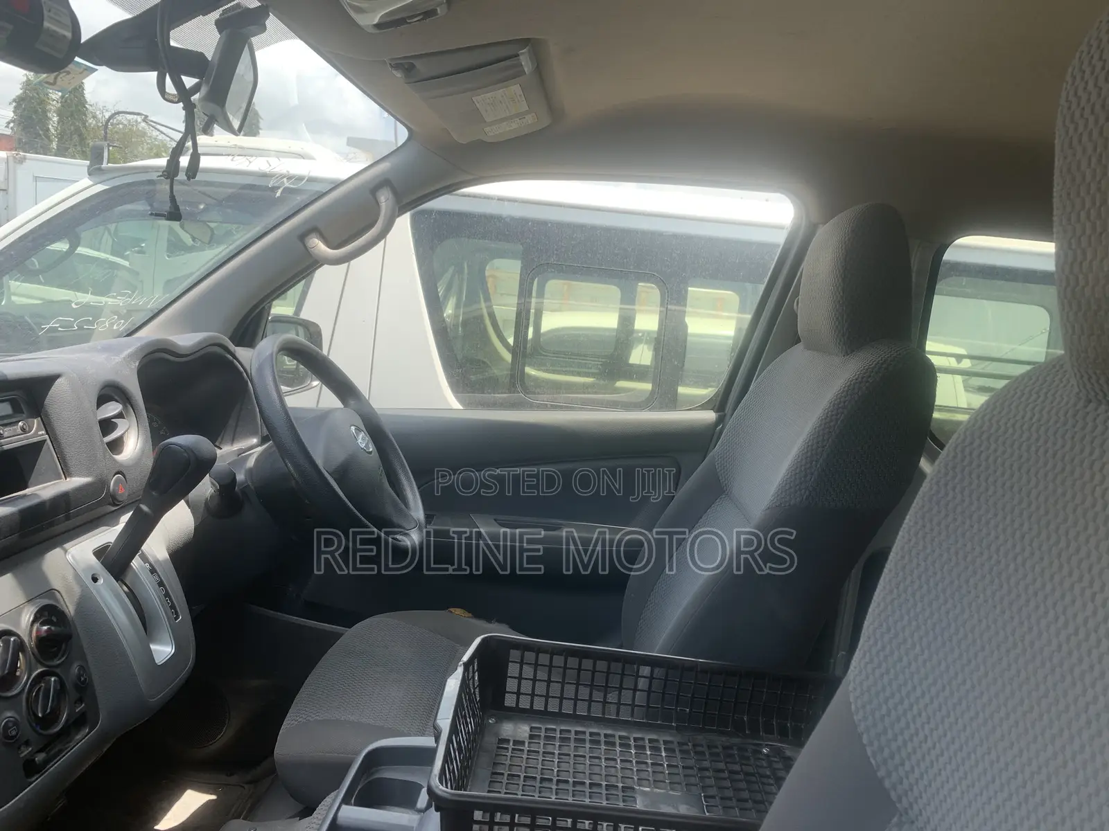 Nissan NV350 2018 Silver