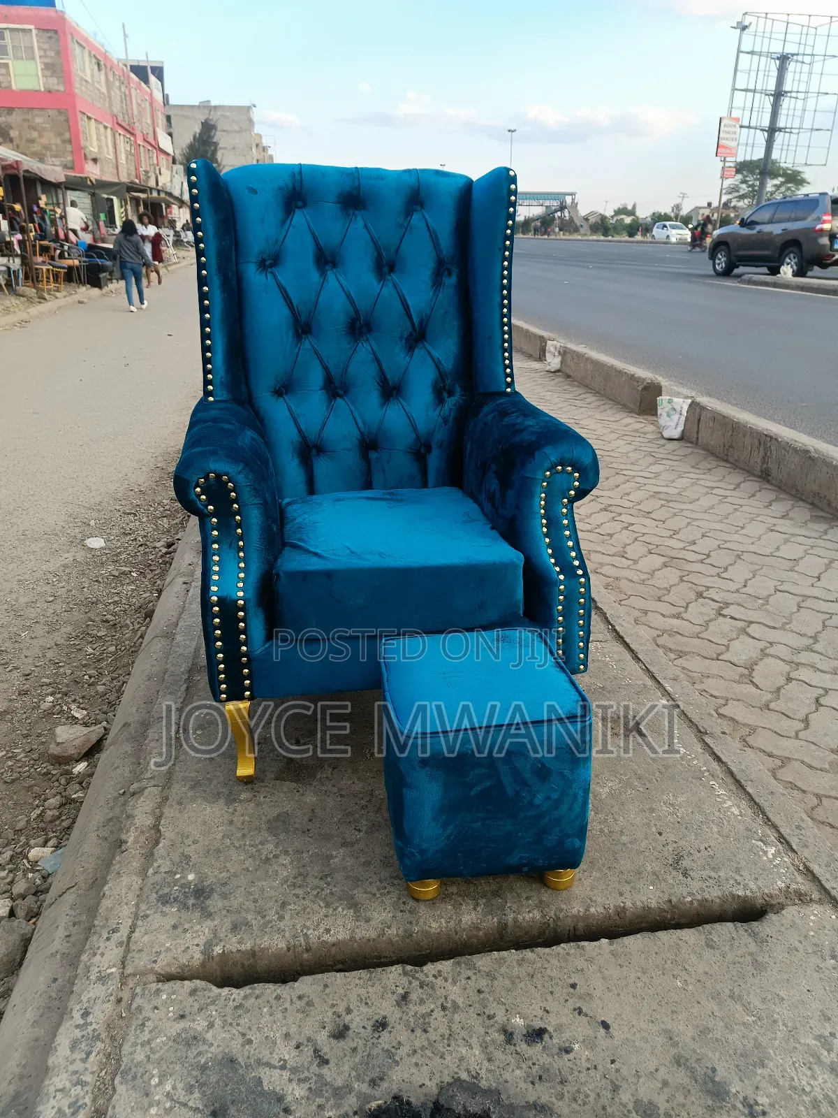 Pedicure Single and a Pouf 