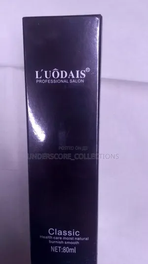 Wig Serum for a Shiny Wig