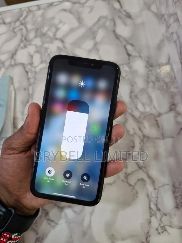 Apple iPhone XR 64 GB Black - thumbnail 3