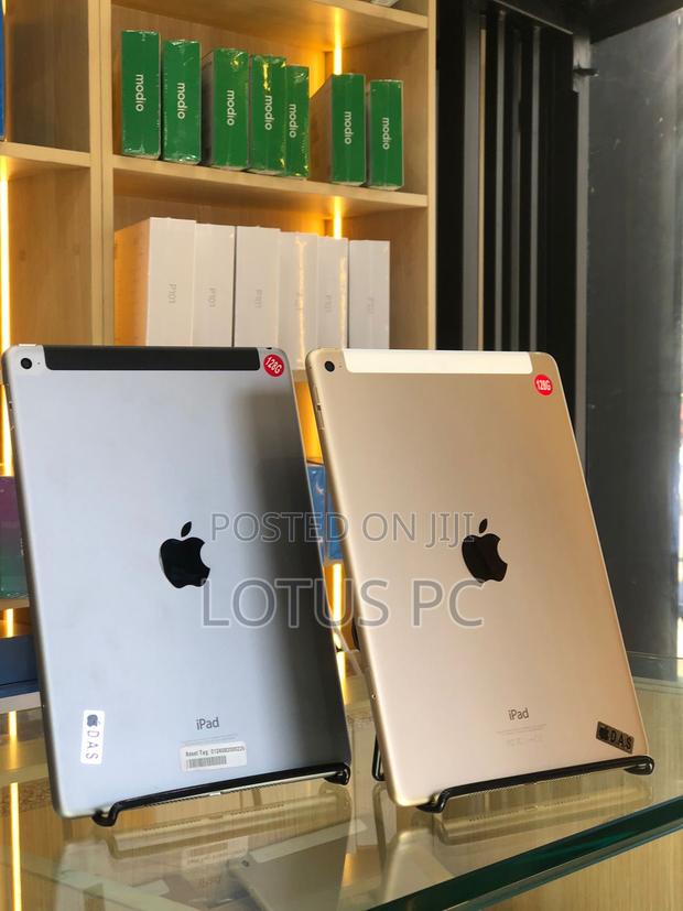 Apple iPad Air 128 GB Silver - main view