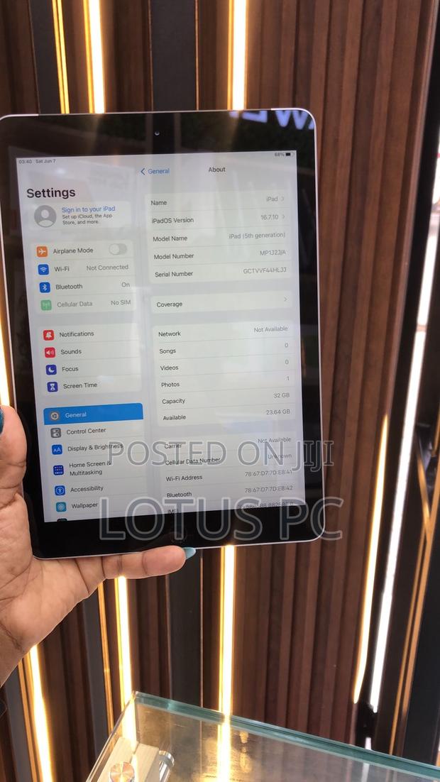 Apple iPad 9.7 128 GB Gray - thumbnail 3