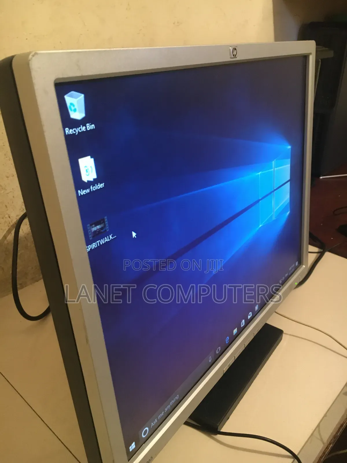 Monitors Available 22inches X Uk