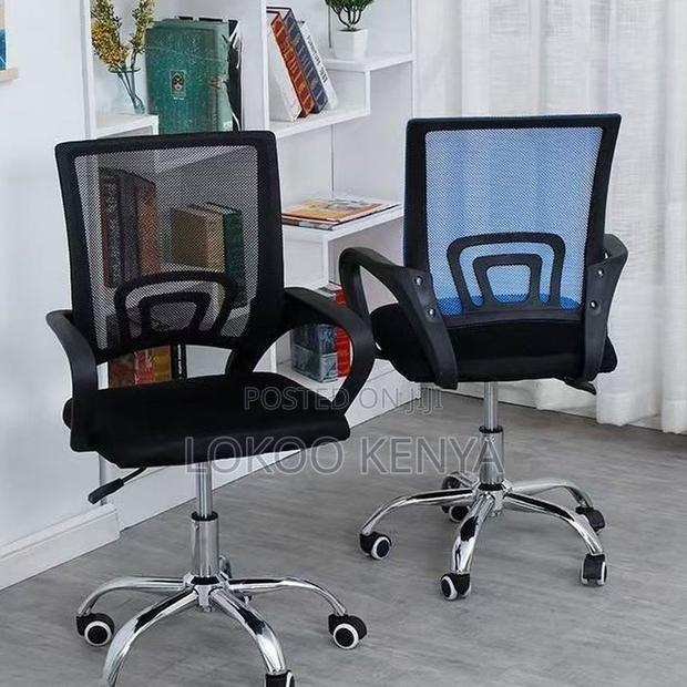 Office Chair : Clerical Ergonomic Office Chair – Black