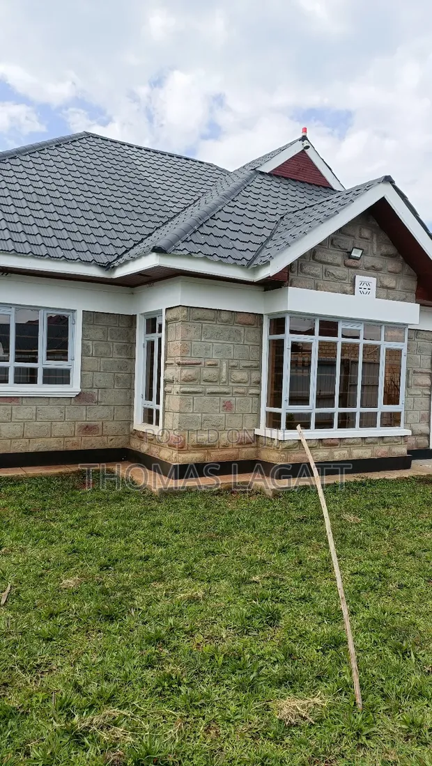 3bdrm Bungalow in Illula Estate, Wareng for sale