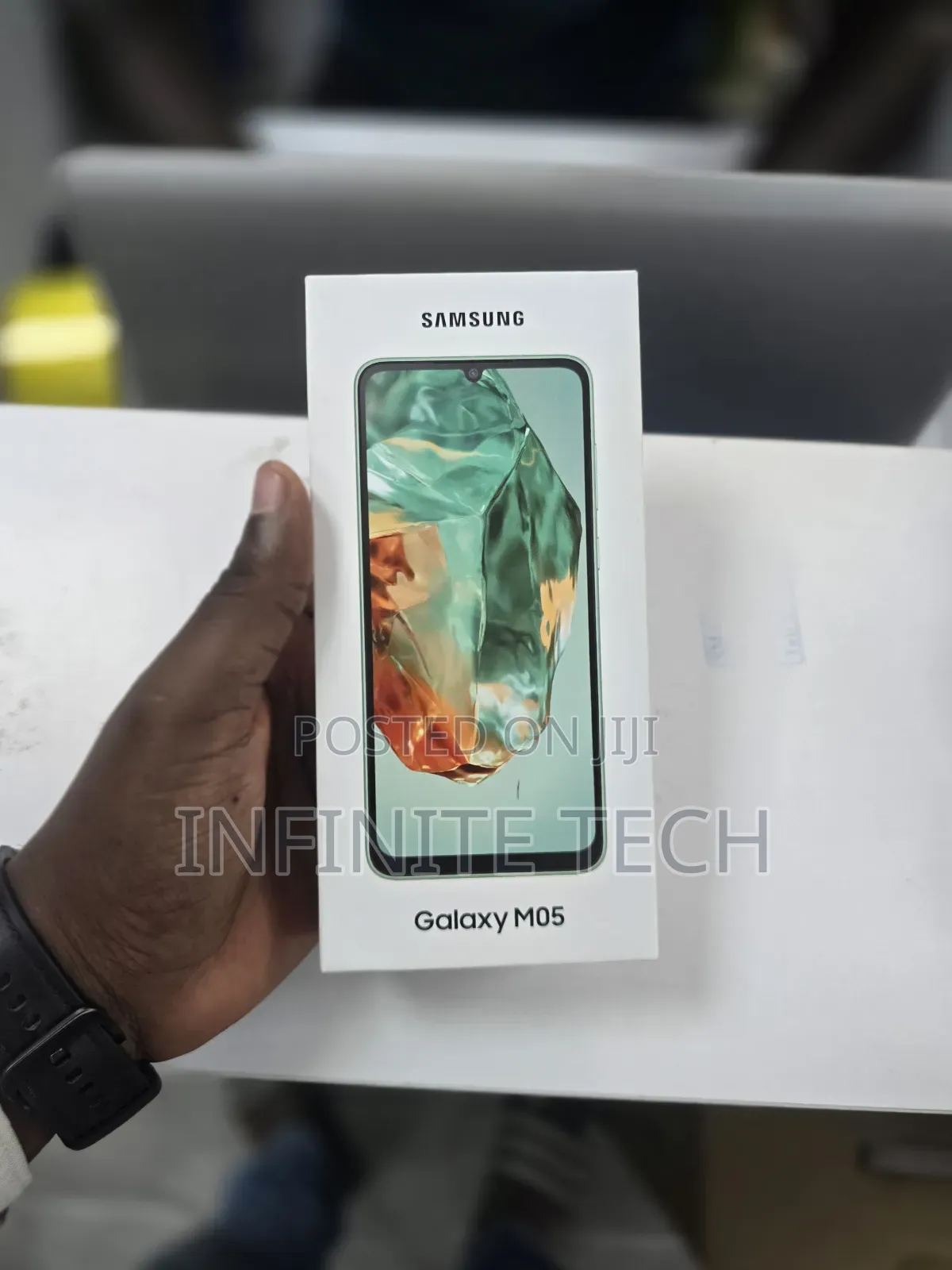 New Samsung Galaxy M05 64 GB Black