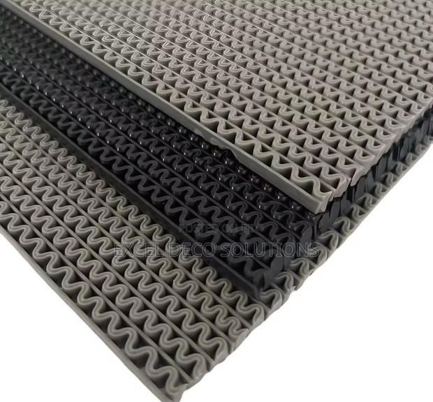 Durable Anti-Slip S Mat – Perfect for Swimming Pools
