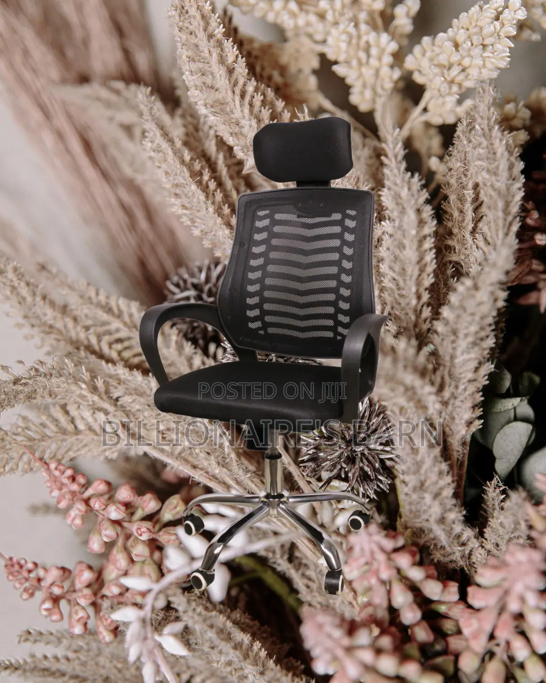 Ergonomic Secretarial Mesh Chair — Breathable in Hot Weather