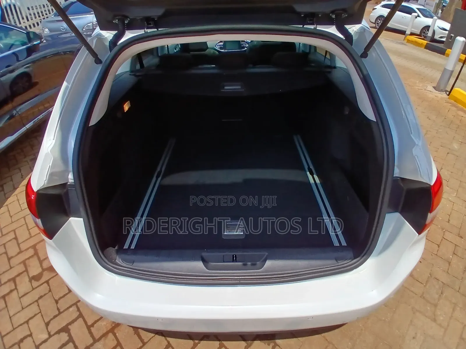 Peugeot 308 2018 White