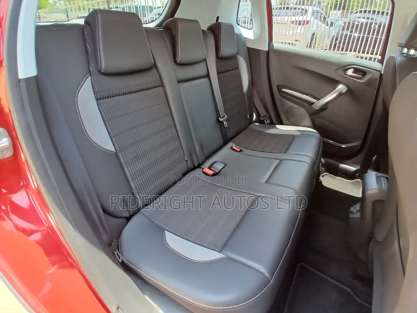 Peugeot 2008 2019 Red