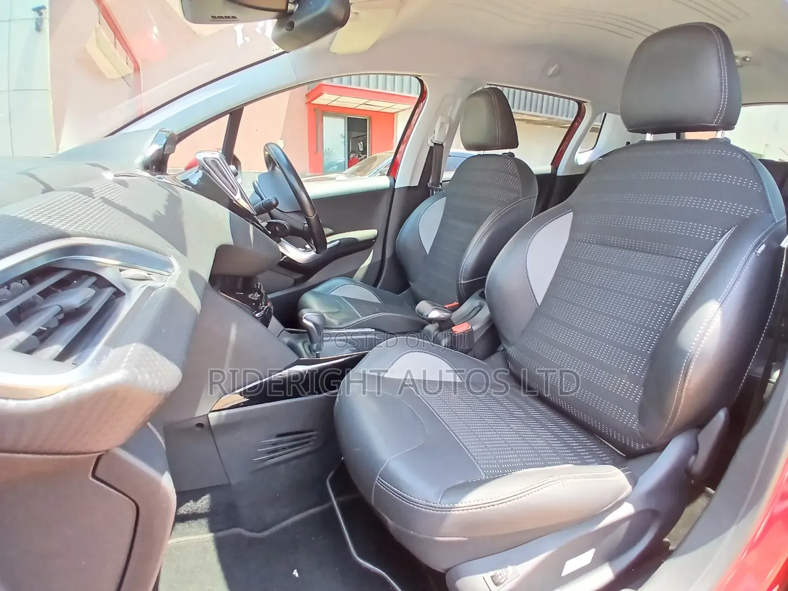 Peugeot 2008 2019 Red