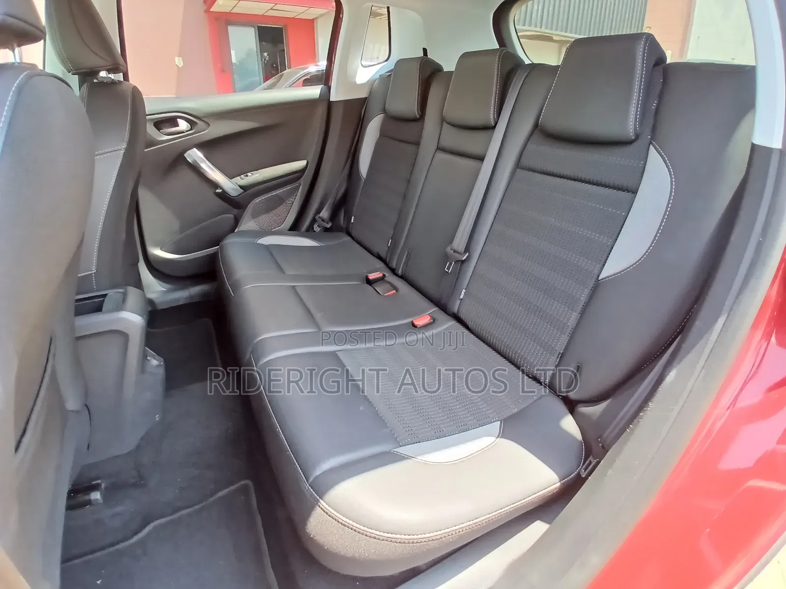 Peugeot 2008 2019 Red
