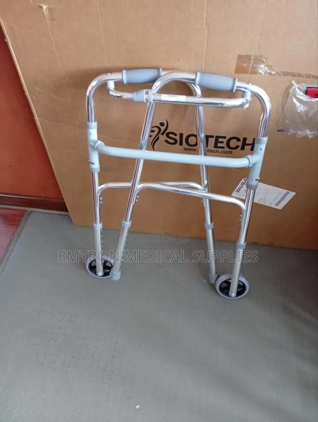 Wwalking Frame With Wheels - main view