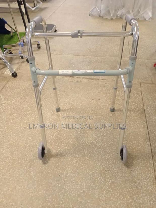 Wwalking Frame With Wheels - thumbnail 2