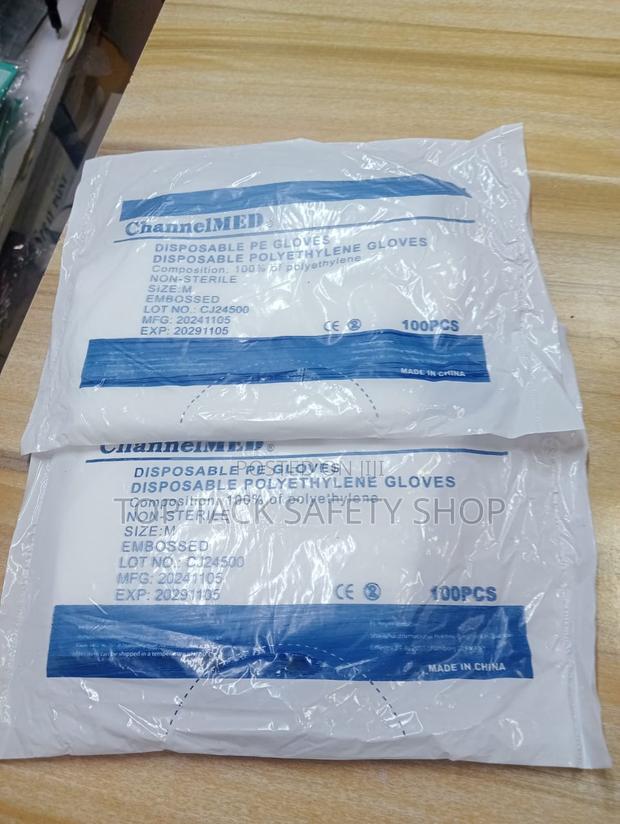 Disposable Polyethylene Gloves - thumbnail 3