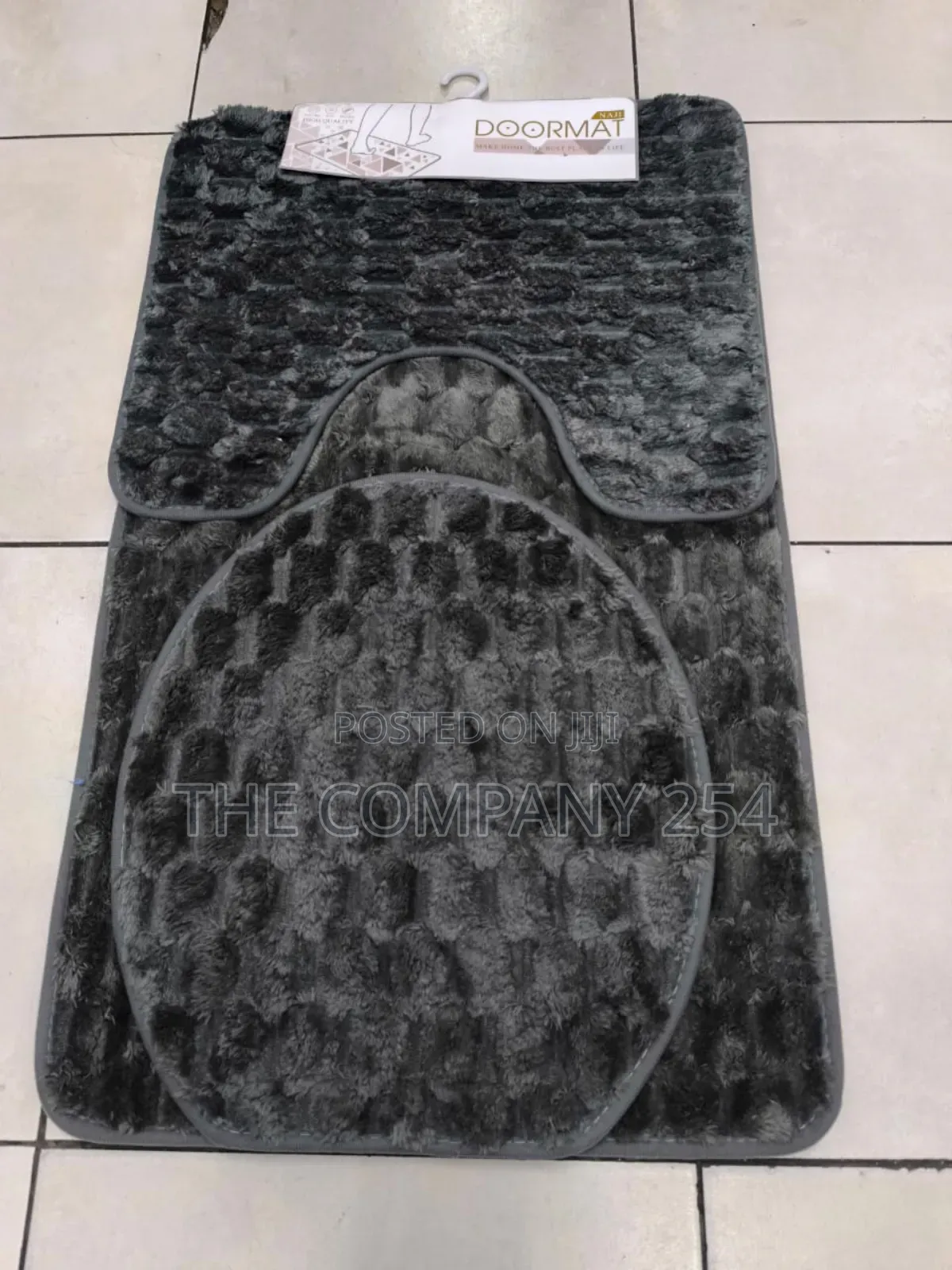 New Stock!!
3 PCS Toilet Sets Mats
Absorbent