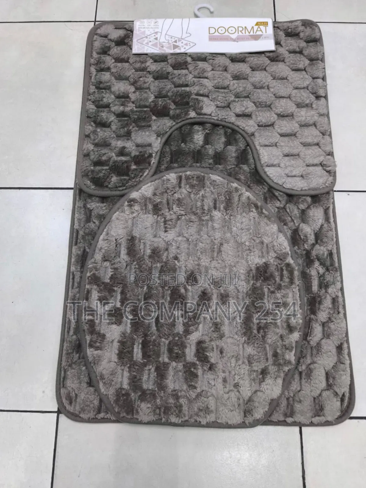New Stock!!
3 PCS Toilet Sets Mats
Absorbent