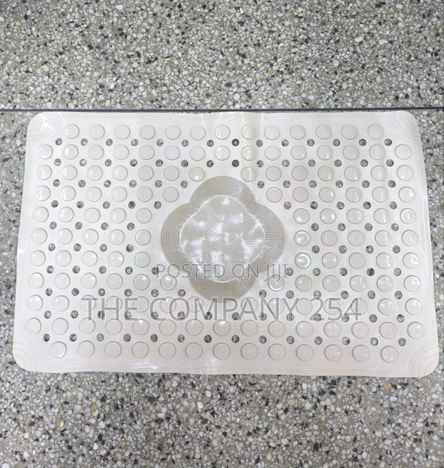  Bathroom Anti Slip Mat 
Size 40*70 Cm
