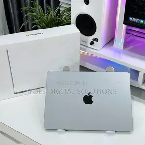 Laptop Apple MacBook Air 2022 M2 8GB Apple M2 SSD 256GB