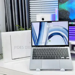 Laptop Apple MacBook Air 2022 M2 8GB Apple M2 SSD 256GB