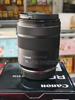 Canon Rf 85mm F2 Macro Is STM Lens