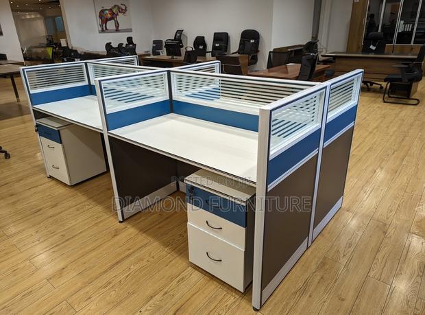 Office Furniture; Modern 4-Person Modular Office Workstation Desk