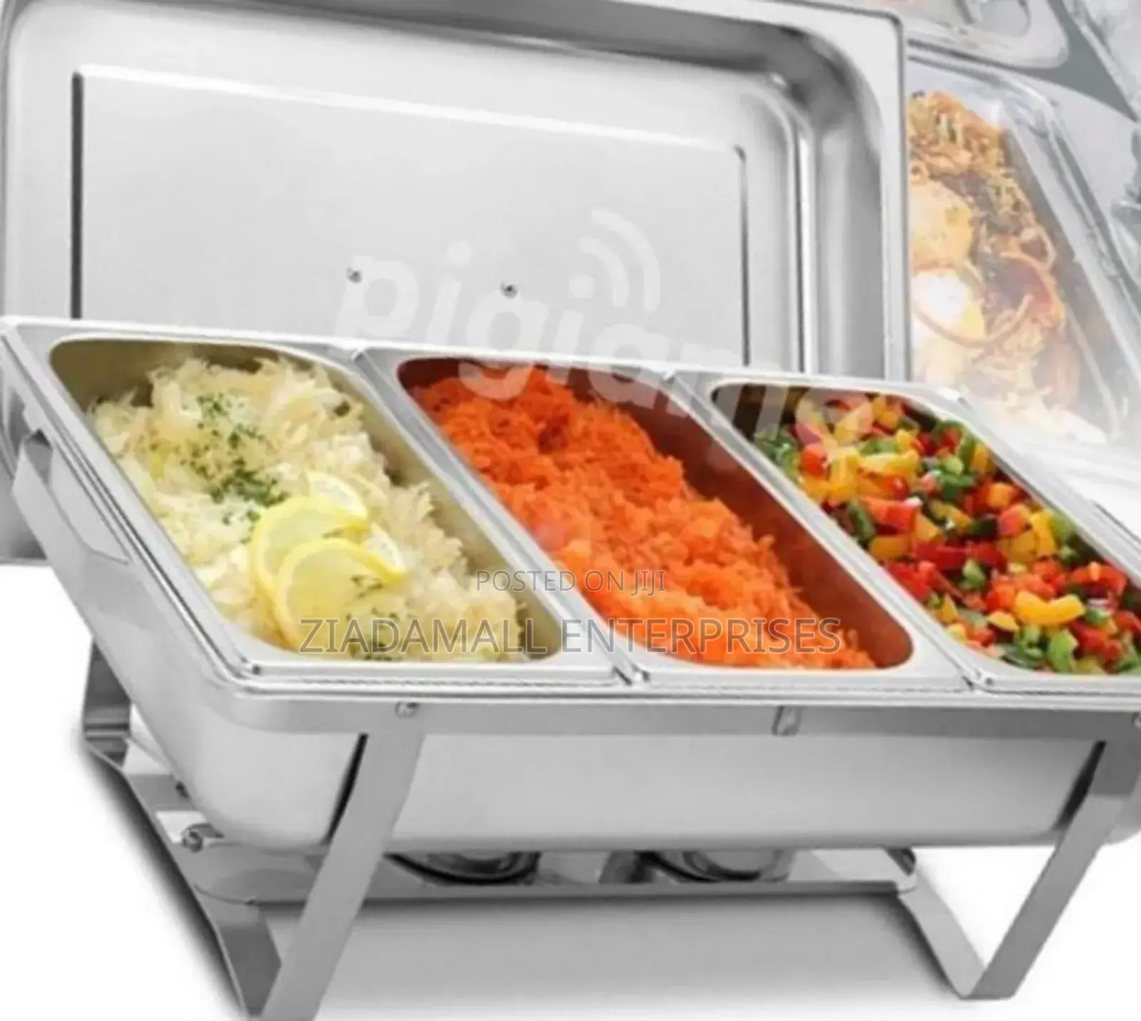 Triple Delight: 3-Compartment Chafing Dish for Versatile Serving