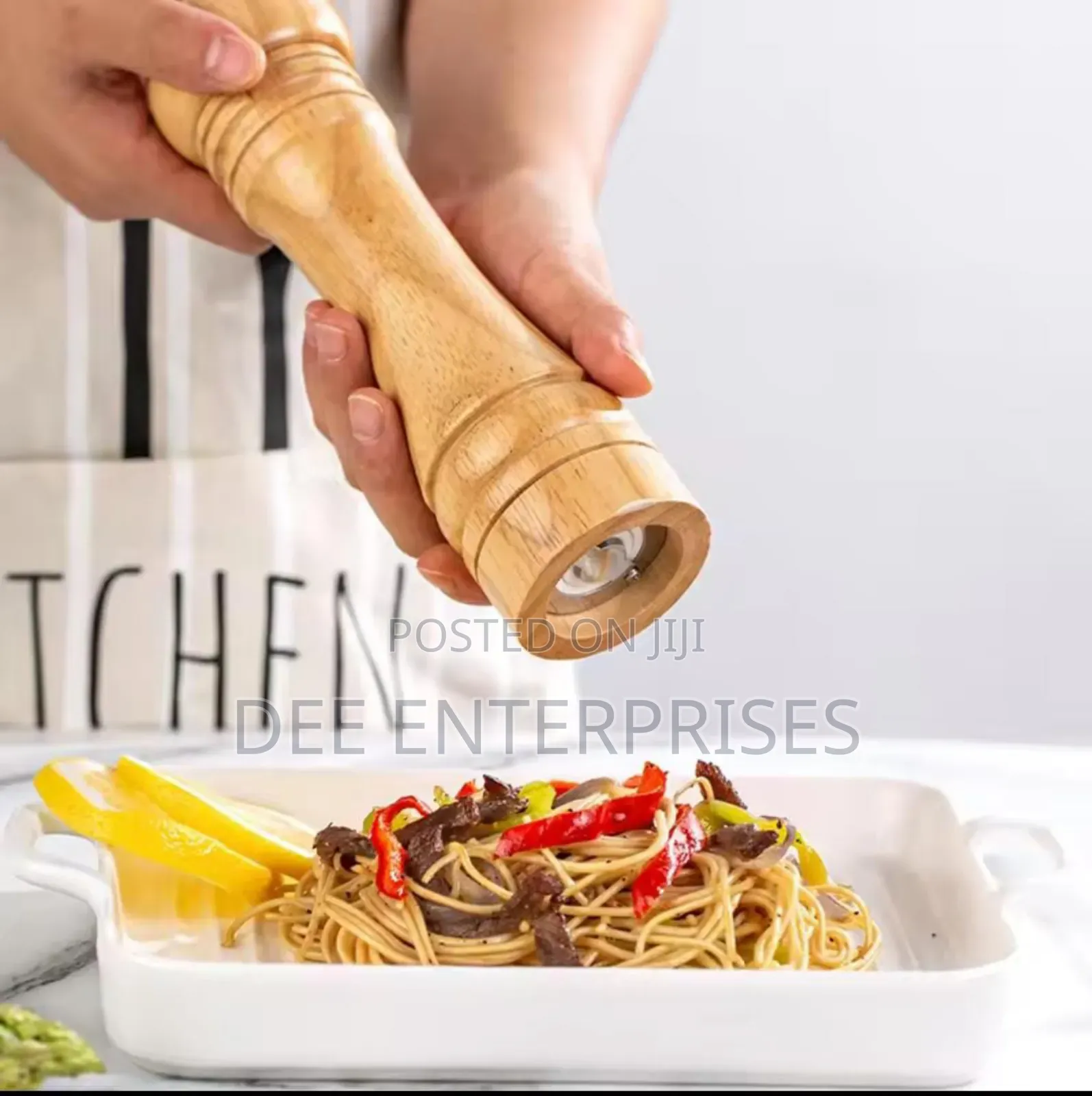 Wooden Portable Spice/Pepper Grinder