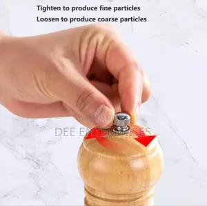 Wooden Portable Spice/Pepper Grinder